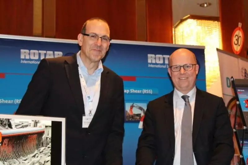 Hans-Georg Ribitzki, Sales Manager bei Rotar, und Louis Broekhuizen informierten unter anderem über Vibrationslöffel.