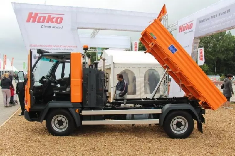 Hako präsentierte ein modulares und multifunktionales Fahrzeug. Geräteträger und Transporter: der Multicar M31.