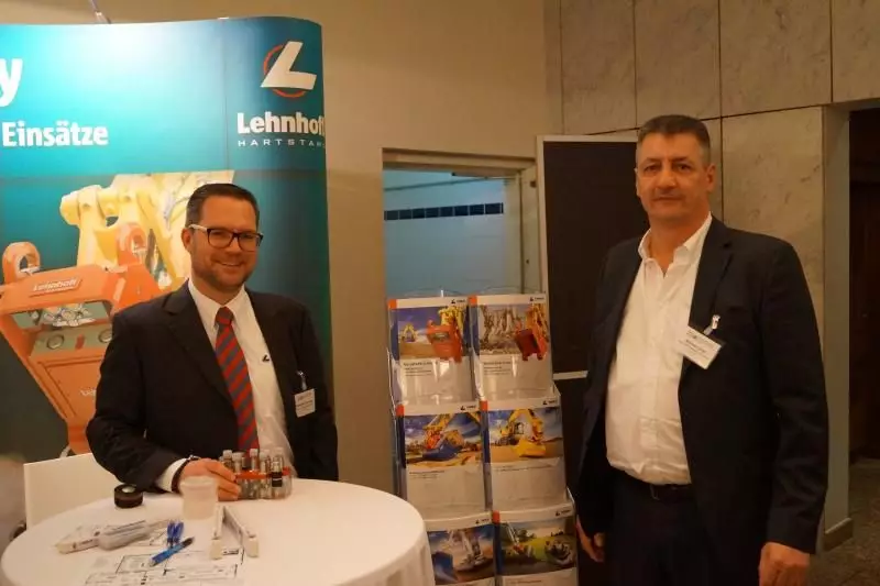 V.l.n.r.: Sebastian Denniston, Produktmanagement, und Michael Linke, Vertriebsleiter
Deutschland. Beide von Lehnhoff Hartstahl.