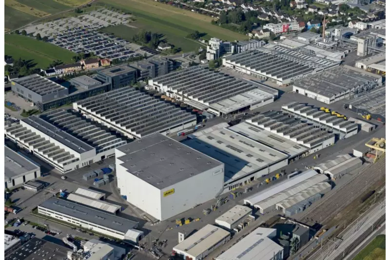 Doka ist einer der weltweit größten Anbieter und Hersteller von Schalungen und Gerüsten. Die Zentrale des 1958 gegründeten Unternehmens befindet sich in Amstetten in Niederösterreich und gehört zu 100 % zur Umdasch Group.