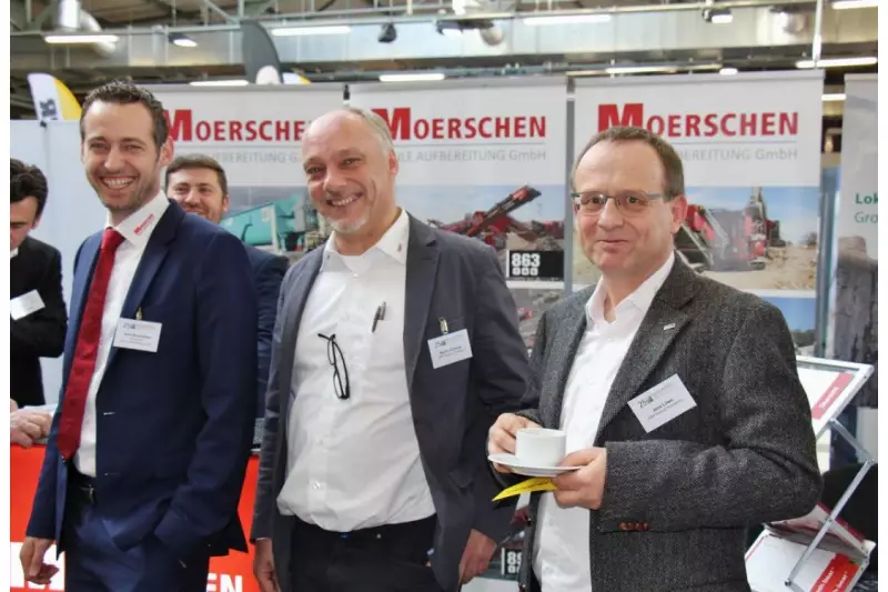 (V.l.) Eine starke Handelspartnerschaft verbindet Sven Brookshaw, Geschäftsführer Moerschen, mit Martin Schwab und Jens Löwe, beide Regional Vertriebsleiter Aufbereitungstechnik bei SBM Mineral Processing.