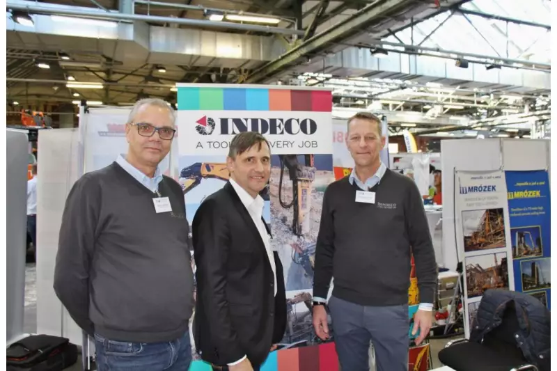 (V.l.) Walter Lutterbach, Gerd Rath und Hans-Werner Strek waren für Indeco in Berlin. Das italienische Unternehmen ist mit seinen hydraulischen Abbruchhämmern einer der Weltmarktführer.