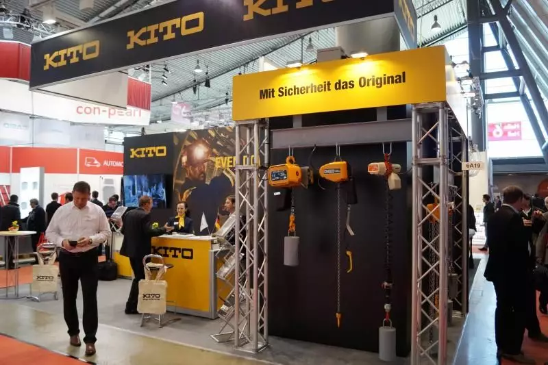 Kito Europe präsentierte auf der Logimat Hebe- und Fördertechnik zum Anfassen sowie ein kleines Highlight: Mit dem CX005 bringt der Hersteller einen weiteren kleinen und zuverlässigen Handkettenzug auf den Markt, der auf der Logimat Europapremiere feierte.