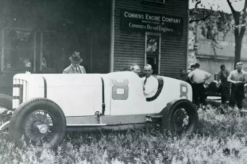 Clessie Cummins fuhr mit Fahrzeugen mit Dieselmotoren durch die gesamten USA, um eine Berichterstattung zu gewährleisten.