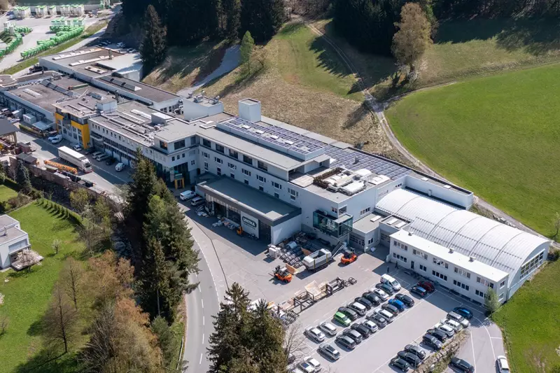 Das Hauptgebäude der Untha shredding technology in Kuchl bei Salzburg.