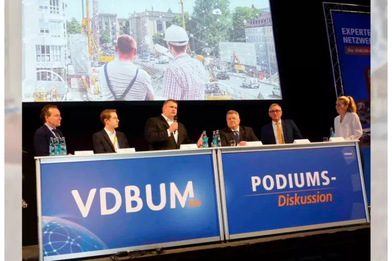 VDBUM-Talk (v.l.): Friedrich Duensing, Jakob Mehrtens, Michael Ziegler, Michael Heidemann, Peter Guttenberger sowie Moderatorin Alexandra von Lingen.