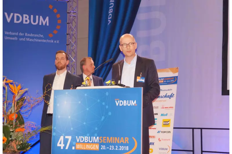 Den Förderpreis für „Innovationen aus der Industrie“ erhielt Moba für das Asphalt-Schichtdickenmesssystem „PAVE-TM“. Stellvertretend nahm Andreas Velten den Preis entgegen.