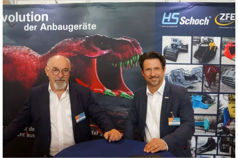Hermann Schoch und Carsten-Michael Obrecht von der HS-Schoch Baumaschinen Gruppe. Synergien innerhalb der Gruppe werden seit kurzem genutzt, um die Produktion effizienter zu machen und die Produktqualität zusätzlich zu verbessern. Mehr dazu ab Seite 28.
