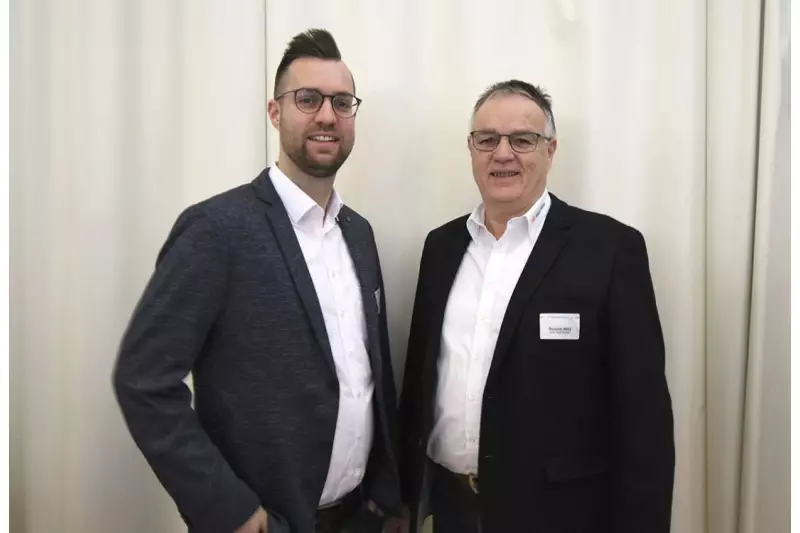 Roland Wild (r.), Geschäftsführer Max Wild, mit Sohn Daniel Wild, Geschäftsfeldleiter Fuhrpark-/Gerätemanagement.