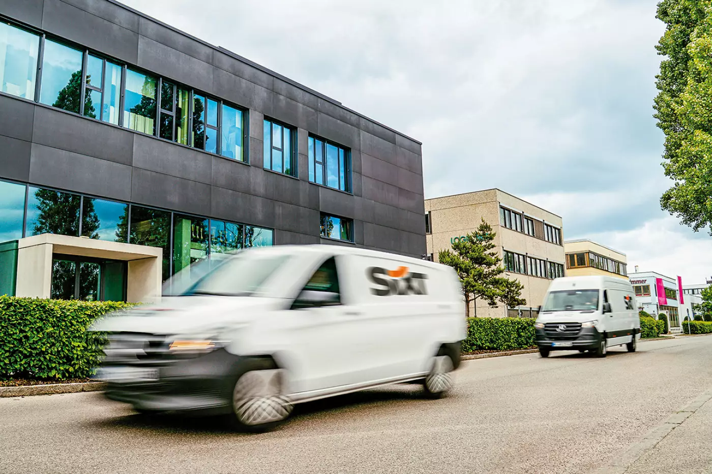 Im Bau- und Handwerksalltag wechseln Anforderungen, Einsatzorte und Abläufe häufig und erfordern eine strukturierte Nutzung der eingesetzten Fahrzeuge. Sixt Van & Truck richtet seine Lösungen darauf aus, Betriebe bei der Organisation und beim reibungslosen Einsatz von Fahrzeugen über unterschiedliche Aufgaben hinweg zu unterstützen. Quelle: Sixt Van & Truck