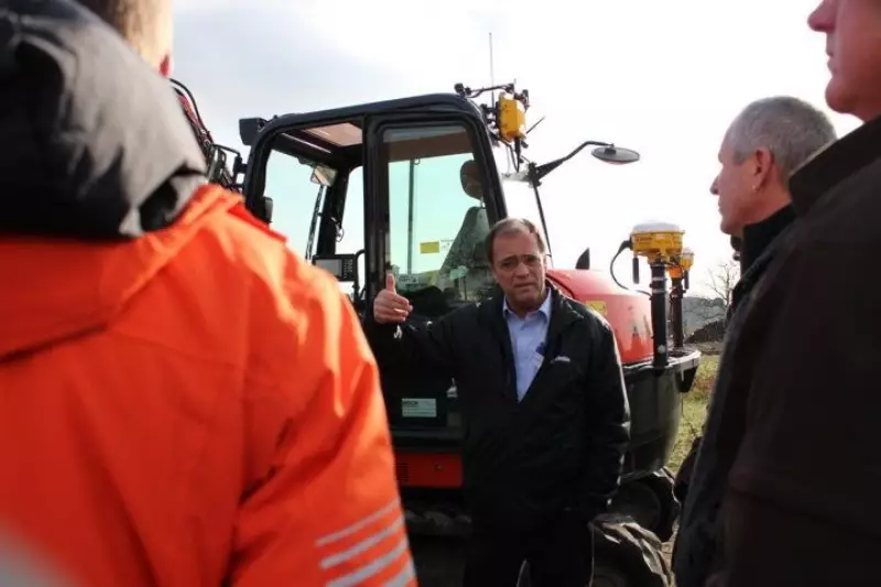 Bagger mit 3D- Dual-GPS-Steuerung, Karl Huber-Norbach/ Trimble Germany GmbH.