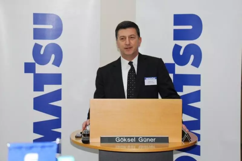 Göksel Güner, Komatsu Hanomag Geschäftsführer, bei seinem Vortrag.