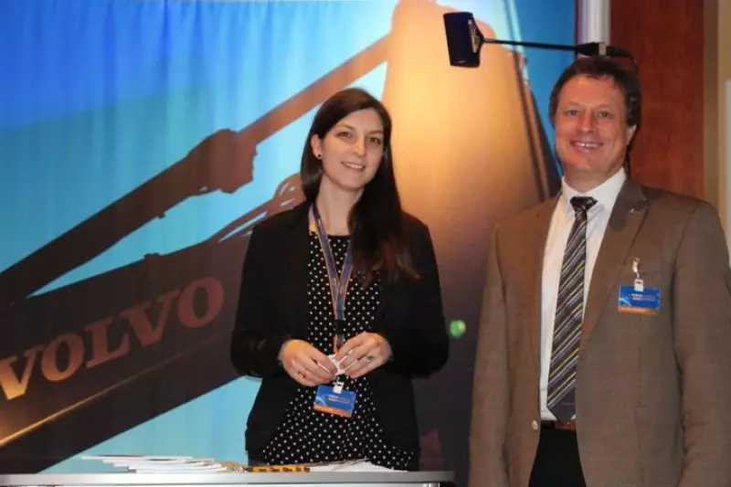 Hanna Jaschke und Christian Krauskopf Managing Director EMEA von Volvo Construction Equipment.