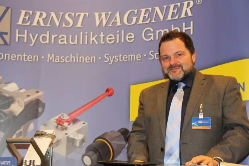 Gerhard Elfert von Ernst Wagener Hydraulikteile.