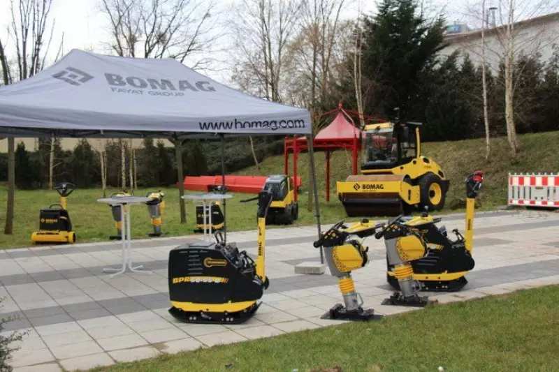 Im Außengelände und vor dem Hotel nutzten zahlreiche Aussteller die Möglichkeit, ihre Exponate den 800 Besuchern des VDBUM-Großseminar zu präsentieren.