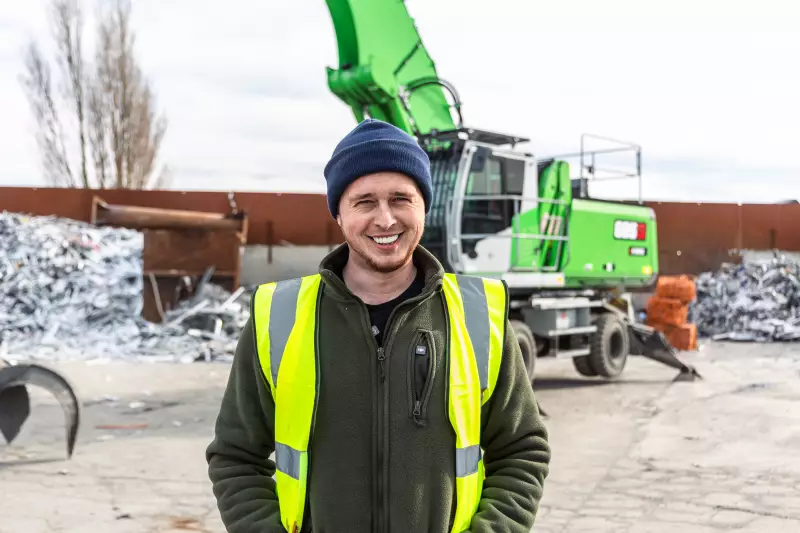Luke Winter (Maschinenfahrer) schätzt besonders die zusätzliche Reichweite des neuen SENNEBOGEN 835 G.