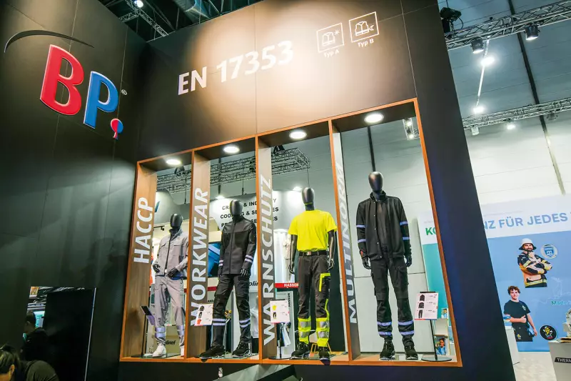 Nachhaltigkeit und Zirkularität, Warnschutz und Sichtbarkeit (Hi-Vis), Funktionalität und Tragekomfort sowie branchenspezifische Kleidung standen im Fokus bei Bierbaum-Proenen. Neu vorgestellt wurde die EN 17353-Schutzkleidung zur visuellen Signalisierung des Trägers, wenn keine Warnkleidung nach EN ISO 20471 erforderlich ist. Quelle: Treffpunkt.Bau
