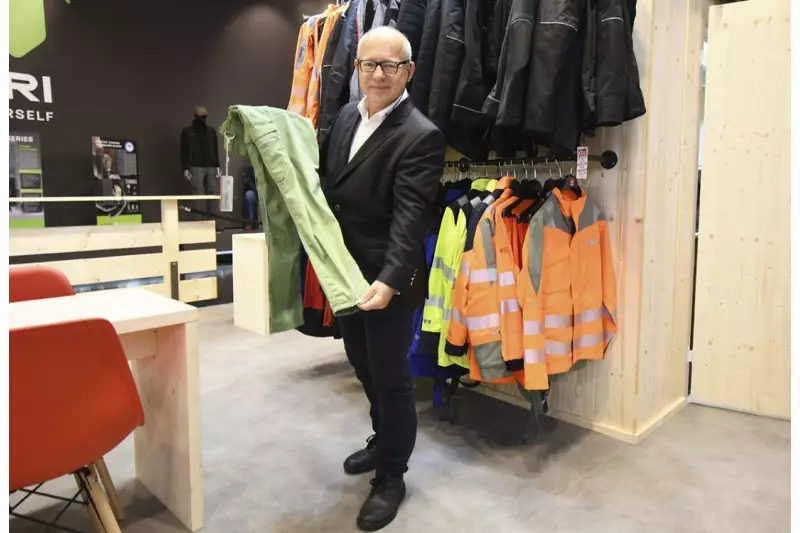 Rupert Franz Litzlbauer, Geschäftsführer von Litz, unterstützt die Seaqual-Initiative und verarbeitet Garn, der aus recycelten Meeres-PET-Flaschen gewonnen wird. Quelle: Treffpunkt.Bau