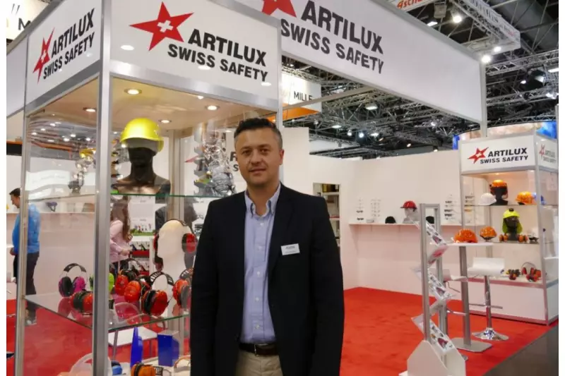Artilux entwickelt und fertigt Arbeitsschutzprodukte in der Schweiz. Geschäftsführer Dino Kilcher zeigte ein breites Angebot an Augen- und Gesichtsschutz sowie Gehör- und Kopfschutz.