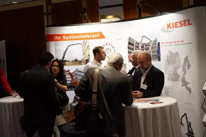 Der Stand des Unternehmens Kiesel spiegelte das hohe Interesse der Tagungsbesucher wider.