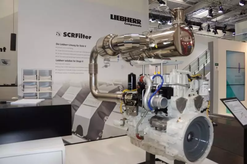Am Stand von Liebherr-Components
wurden Abgasnachbehandlungssysteme,
elektrische Fahrantriebe und Mitteldruck
Hydraulikelemente gezeigt.