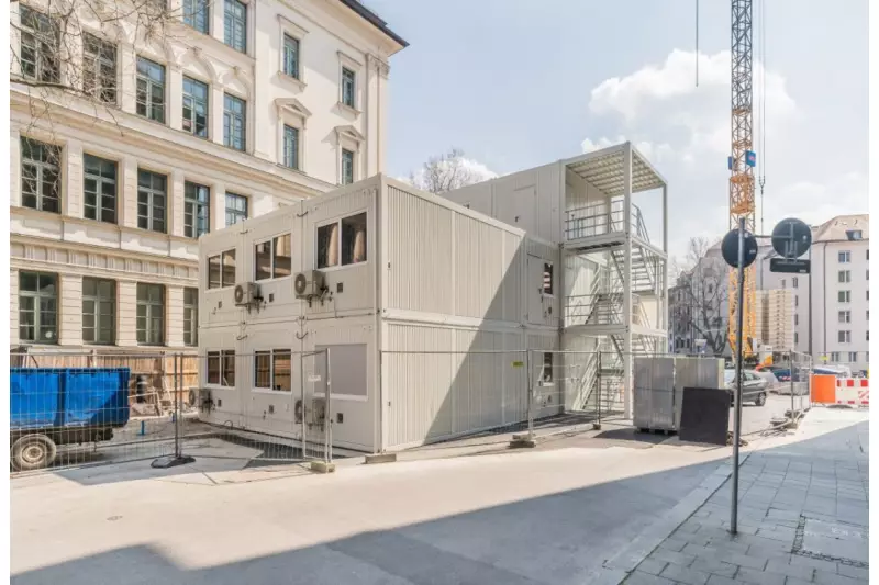 Am Sendlinger Tor in München hat ProContain für eine auch gesundheitlich sichere Baustelleneinrichtung gesorgt.