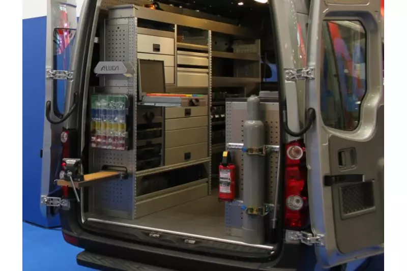 Das Unternehmen Aluca präsentierte Fahrzeugeinrichtungen für die unterschiedlichsten Anforderungen des (Bau)Handwerks. In einem VW Crafter konnten Besucher eine Einrichtungslösung begutachten.