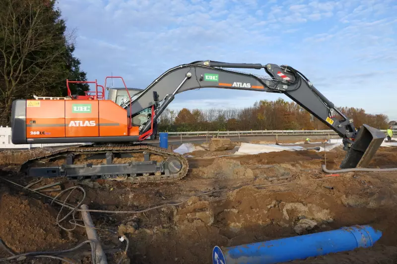 Der 26-t Atlas 260 LC hat durch den Schwenkmotor an Flexibilität gewonnen. 