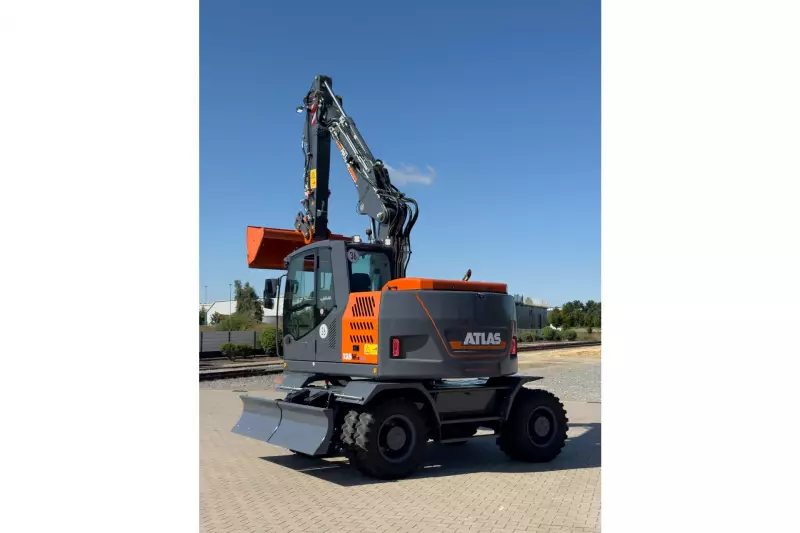 Atlas zeigte auf der 70. NordBau in Neumünster gemeinsam mit dem langjährigen Partner Atlas von der Wehl eine starke Präsenz und begeisterte zahlreiche Besucher. Im Mittelpunkt stand der neue Kurzheckbagger Atlas 135Wsr, der mit einem Schwenkradius von nur 1,62 m als kompaktester Mobilbagger seiner Klasse gilt.