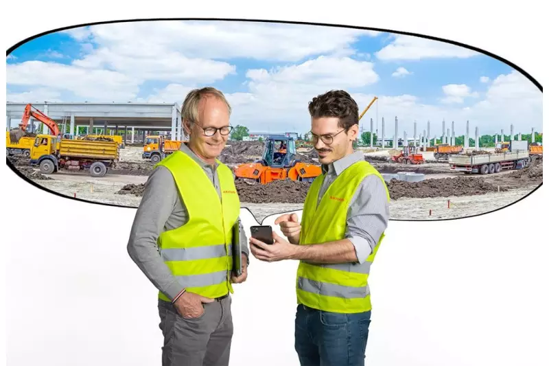 Die Vision von Helmut Borkowski (l.) und Christopher Rix: per App einfach und schnell die benötigten Baumaschinen plus Personal buchen.
