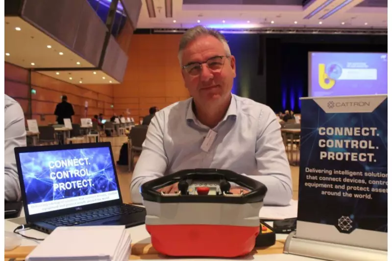 Cattron ist ein weltweit aktiver Spezialist für intelligente Lösungen, die Geräte verbinden. Den direkten Kontakt zur Fachpresse pflegte Stefan Schwiers, Sales Director EMEA.