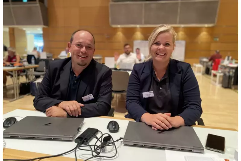 Jürgen Deffner und Charlotte Wilkenloh von Geda hoffen auf eine erfolgreiche bauma. „virtual.digital.original“ lautet das Messe-Motto des Bau- und Industrieaufzugherstellers.