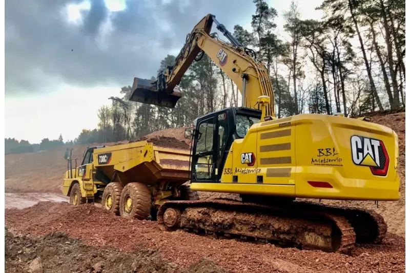 Großes Gerät aus einer Hand. Mit einer Baumaschinenflotte von rund 350 Maschinen kann BBL Mietservice auch umfangreiche Projekte kompetent bedienen.