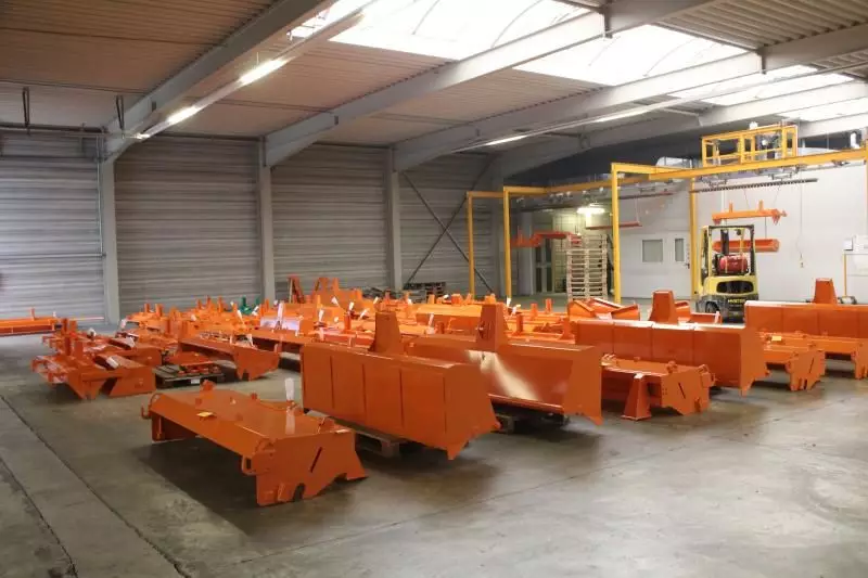 Fertig lackiert und bereit zur weiteren Endmontage.