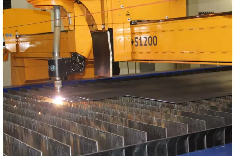 Prototypen und Sonderbaulösungen sind mit der modernen Plasmaschneidanlage kein Problem.