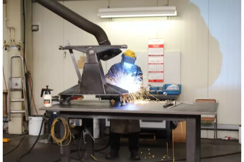 Handwerkliches Können ist Voraussetzung für die Qualität der Bema-Kehrmaschinen.