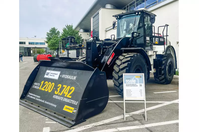 Alternative Antriebe und Nachhaltigkeit standen im Mittelpunkt des IFAT-Auftritts von Zeppelin/Cat. Ein besonderer Blickfang war der komplett runderneuerte Cat 950M aus dem Cat Certified Rebuild Programm, der die Langlebigkeit der wertvollen Maschinen und die Ressourcenschonung durch Generalüberholungen demonstrieren sollte. Quelle: Treffpunkt.Bau