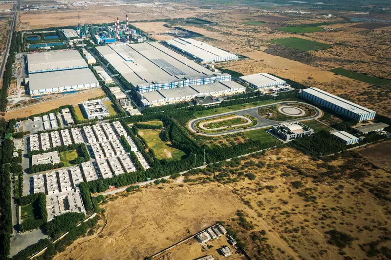 Fünf Produktionsstätten betreibt BKT in Indien. Die Reifen werden auch unter kontrollierten Bedingungen auf eigenen Strecken getestet, um Verschleiß, Hitzebeständigkeit und Leistung zu bewerten. Quelle: BKT