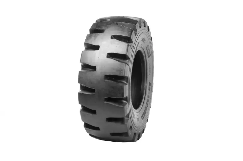 Der BK Loader 53 ist ein EM-Radialreifen mit L5-Profil, der für Radladereinsätze im Recycling ausgelegt ist. Eine sehr große Profiltiefe, eine schnittfeste Gummimischung und ein integrierter Aramidgürtel zielen auf hohe Standzeiten unter stark abrasiven Bedingungen ab. Quelle: Bohnenkamp