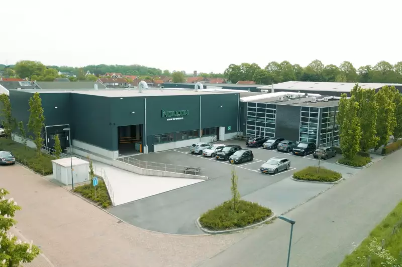 Die Molcon BV mit Sitz im niederländischen Heinkenszand ist Hersteller hochwertiger Felgen für landwirtschaftliche, industrielle und erdbewegungstechnische Anwendungen. Das Unternehmen blickt auf eine mehr als 75-jährige Historie zurück und steht für technische Kompetenz, flexible Fertigung und kontinuierliche Weiterentwicklung.
