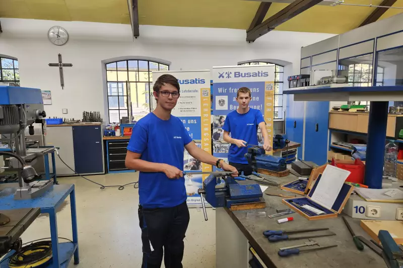 Die moderne Lehrwerkstatt bietet ein ideales Arbeitsumfeld.