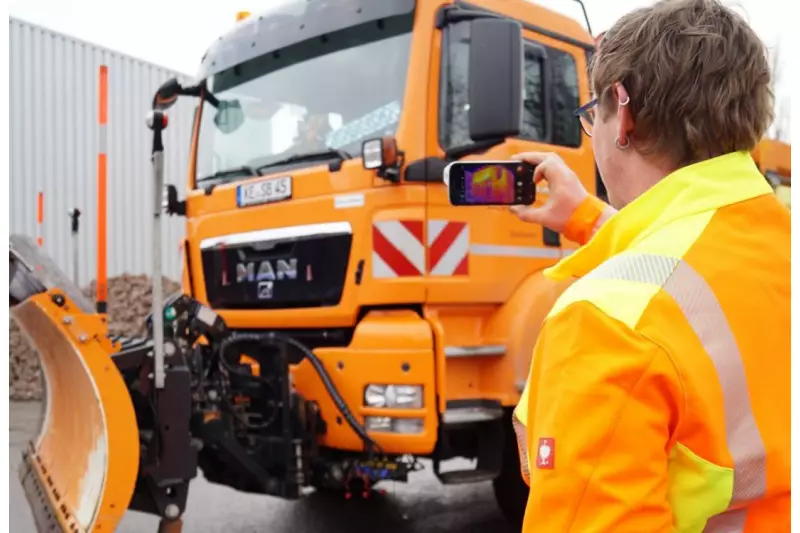 Zuverlässiger Partner. 
Das Cat S61 begleitete unseren Tester auf seinen Räumdienstfahrten.