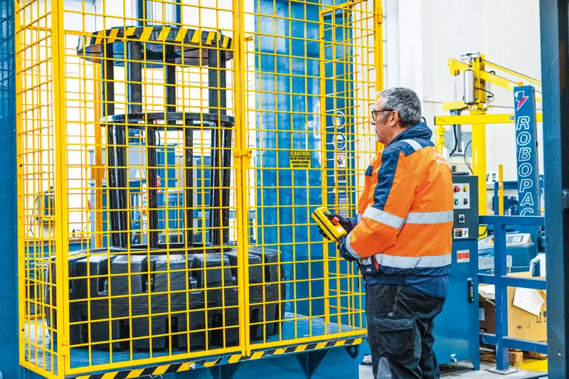 Damit jede Reifenmontage exakt passt, setzen geschulte Mitarbeiterinnen und Mitarbeiter auf klar strukturierte Abläufe, definierte Prüfpunkte und höchste Sorgfalt bei jedem einzelnen Arbeitsschritt. Quelle: Bohnenkamp