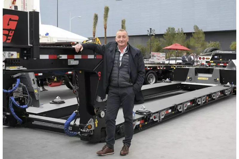 „Ich bin sehr gerne auf der Conexpo. Amerikaner sind so zufriedene Kunden“, sagte uns Arnold Luxen, Sales Director Faymonville. Vermutlich liegt das auch am Produkt.