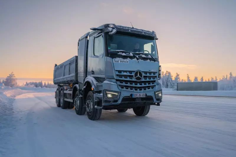 Die Tests lieferten wichtige Erkenntnisse für die weitere Optimierung vor dem Serienstart, der Verkauf beginnt ab April, produziert wird ab dem dritten Quartal 2026 im Werk Wörth, die Integration des Antriebs übernimmt die Paul Group in Vilshofen an der Donau.
