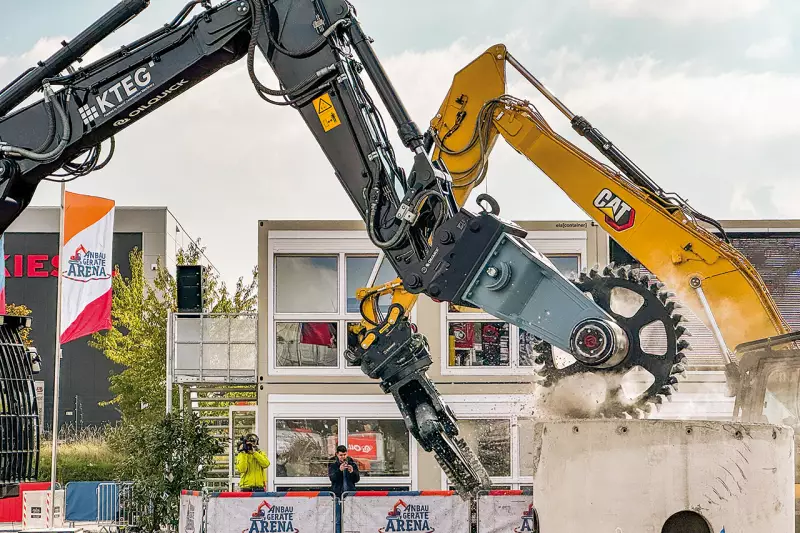 Auch 2025 machte die RATL ihrem Ruf wieder alle Ehre: Bei den Demoformaten Aktionsfläche Holz & Biomasse, Aktionsfläche Schrott & Metall, Anbaugeräte-Arena, Musterbaustelle Infrastrukturbau und Musterbaustelle Elektromobilität konnten die Hersteller zeigen, was ihre Maschinen und Anbaugeräte draufhaben. Quelle: Treffpunkt.Bau
