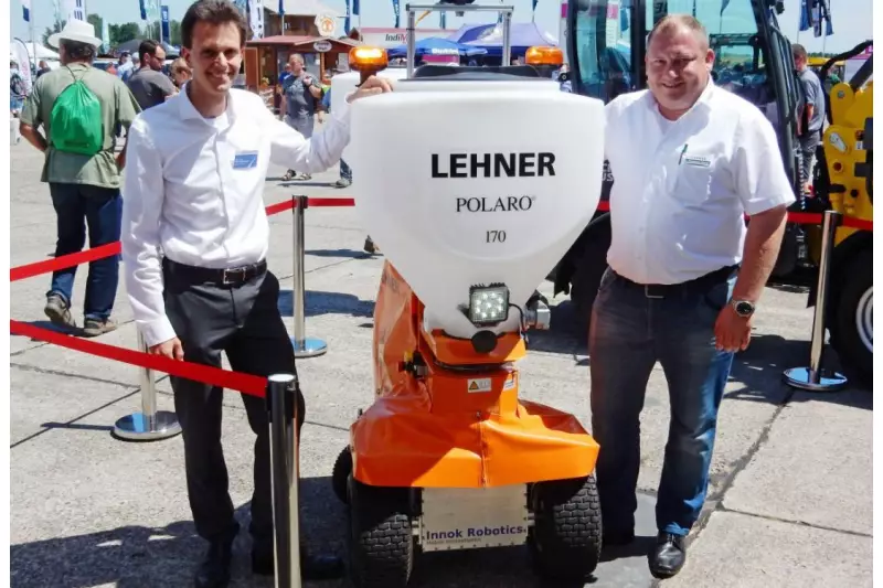 Bei Lehner Agrar wurden die Besucher besonders fachkundig von Alwin Heerklotz, Geschäftsführer Innok Robotics (.l.), und Thomas Renz, Sales & Marketing Manager Lehner, beraten