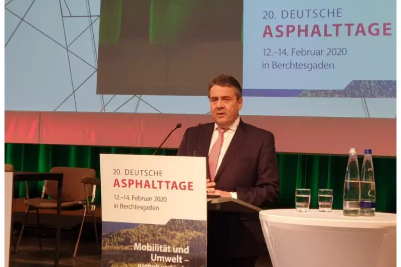 Der ehemalige Umwelt-, Wirtschafts- und Außenminister Sigmar Gabriel referierte in seinem Festvortrag über die globale und soziale Herausforderung im Zeichen von Mobilität und Umwelt und nahm damit genau das Motto der Veranstaltung auf.