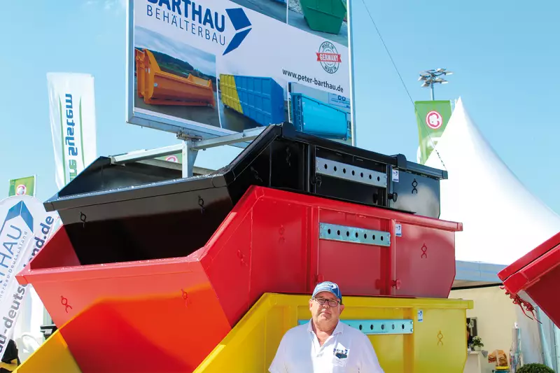 Qualität aus Deutschland. Barthau Behälterbau produziert Abrollcontainer, kranbare Absetzcontainer und spezielle Container-Plattformen nach Kundenvorgaben und mit individueller Farbgebung. Am Stand: Geschäftsführer Peter Barthau. Quelle: Treffpunkt.Bau