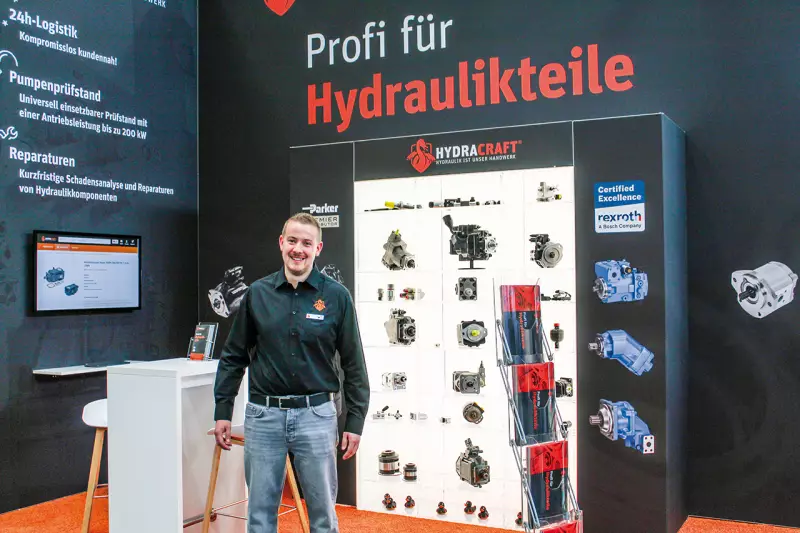 Die Marke HydraCraft wurde speziell als Kompetenzzentrum für Hydraulik innerhalb der Paul Wiegand GmbH etabliert. Heiko Baier, Teamleitung Vertrieb, informierte uns über das Portfolio an Hydraulikpumpen, Motoren und Steuerblöcken namhafter Hersteller wie Parker Hannifin und Bosch Rexroth. Quelle: Treffpunkt.Bau